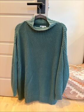 American Eagle Outfitters Chunky Knit Sweater in Sage Green